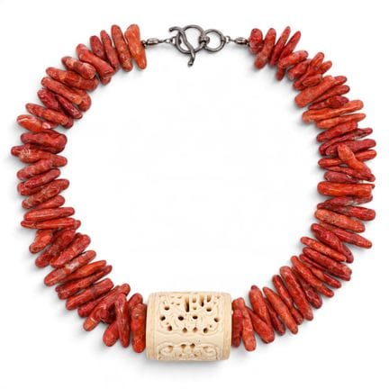 Collier en argent sterling, os sculpté et perles d