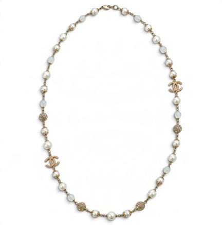 Collier sautoir Chanel de fantaisie « CC » doré, a