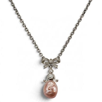 Collier Art déco en platine avec pendentif en diam