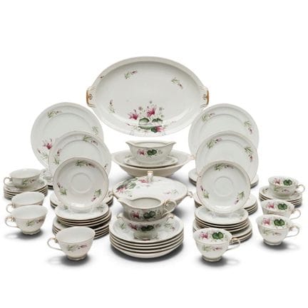 (60 pc) Meito China "Alicia" Porcelain Table Servi
