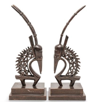 Paire de sculptures africaines en bronze de style 