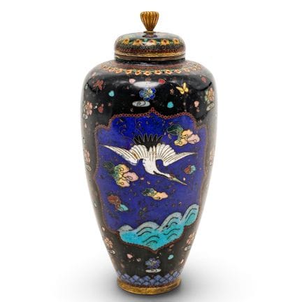Pot japonais à couvercle en cloisonné, décor flora
