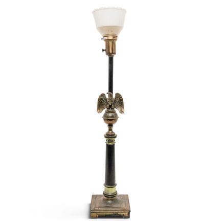 Lampe « Federal Revival » en laiton représentant u