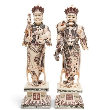 Paire de statues de divinités gardiennes chinoises
