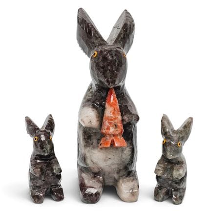 (3 pezzi) Statuette di coniglio in pietra semiprez
