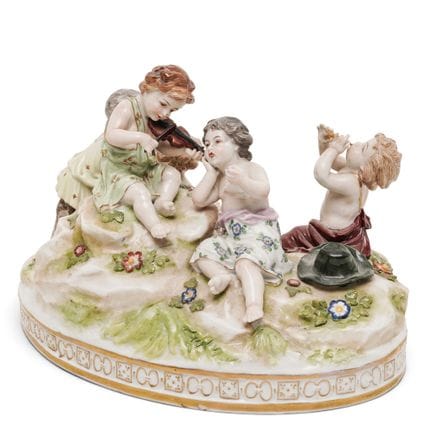 Statuetta antica in porcellana di Capodimonte “L’a