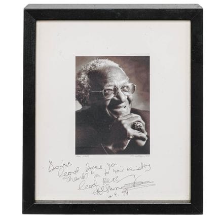 Fotografia autografata da Desmond Tutu, 1999. Arti
