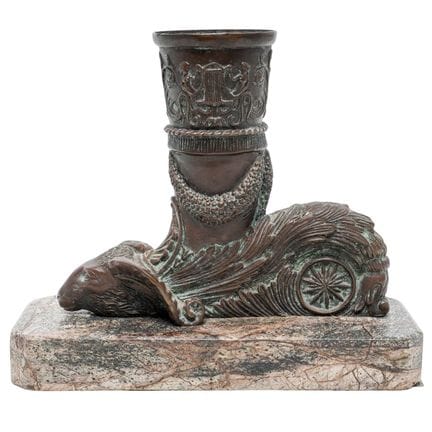 Vase antique en bronze et marbre en forme de corne