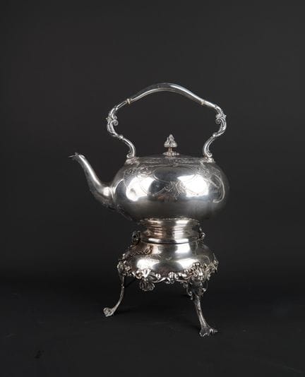 Silver plated samovar with rich decoration featuri