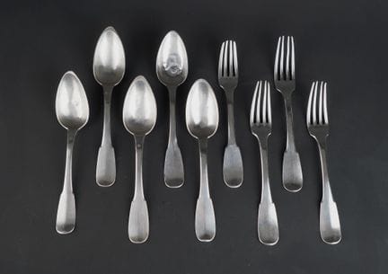 Set of 5 spoons and 4 forks in 950°/00 silver, Uni
