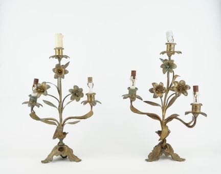 Ein Paar Fackeln aus vergoldeter Bronze mit Blumen