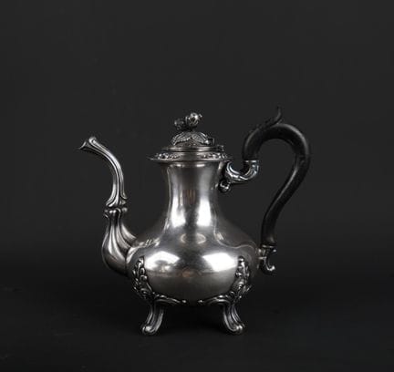 950°/00 silver pitcher
Foliage design and fruit-sh