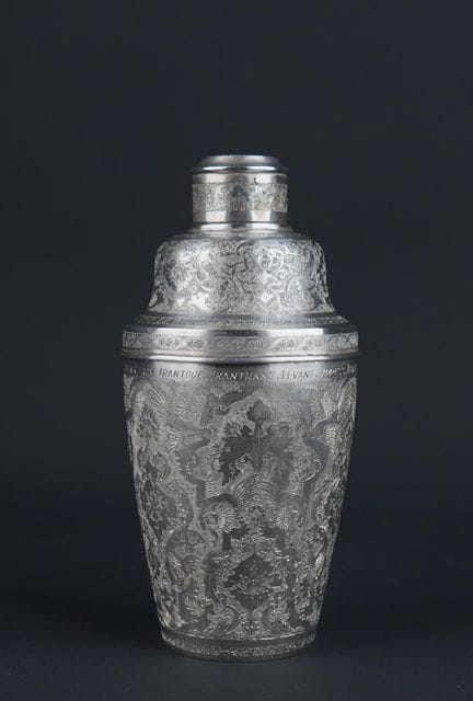 IRAN
800°/00 silver shaker with richly chased deco