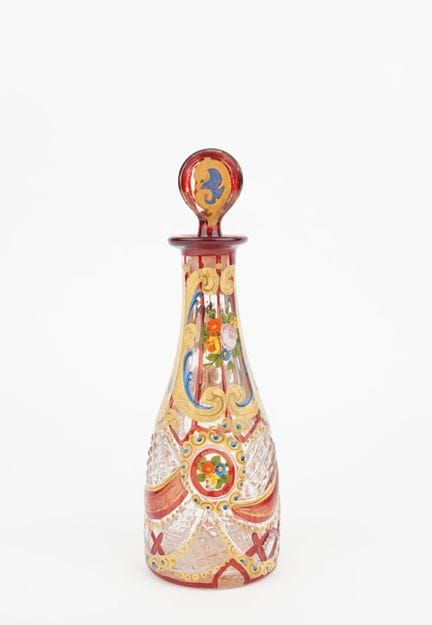 BOHEME for the Orient
Red cut-glass bottle with go
