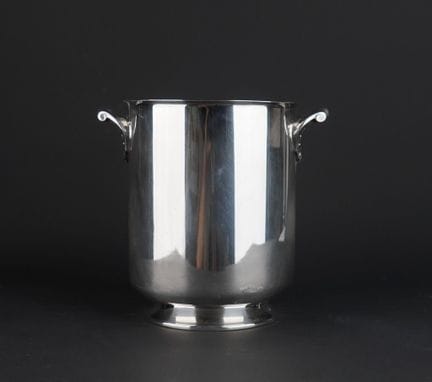 CHRISTOFLE
Silver plated metal champagne bucket
Co