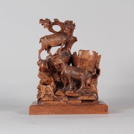 Forêt-Noire – Groupe sculpté en bois représentant 