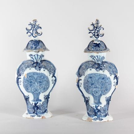Paire de potiches couvertes en faïence de Delft – 