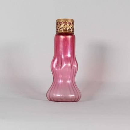 Vase Art nouveau en verre rose irisé – Bohême, ver