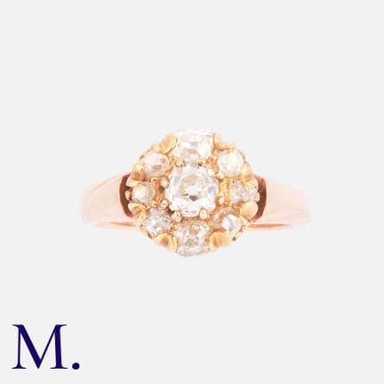 Bague en or jaune sertie d'un groupe de diamants à