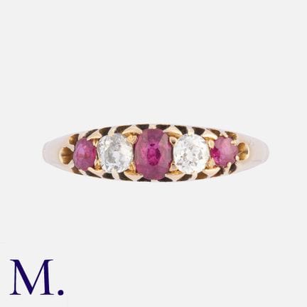 Bague à cinq pierres, composée de rubis et de diam