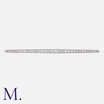 Broche française de type « Diamond Bar » en platin