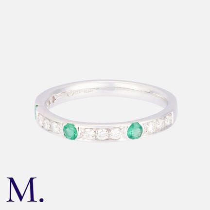Bague demi-éternité en or blanc 18 carats, sertie 