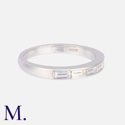 Bague demi-éternité en or blanc 18 carats, sertie 