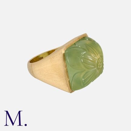 Bague en or 14 carats sertie d'une grande pierre v