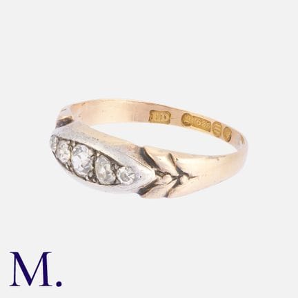 Bague gitane ancienne sertie de diamants, en or ja