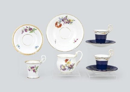 MEISSEN (service de 4), tasses et soucoupes divers