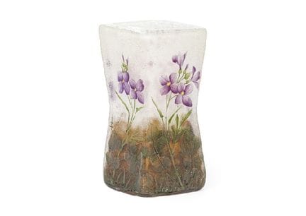 DAUM FRERES, Vaso con motivo raffigurante un cespu