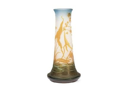 GALLE, Vase mit einem Motiv aus Seerosen und Sagit