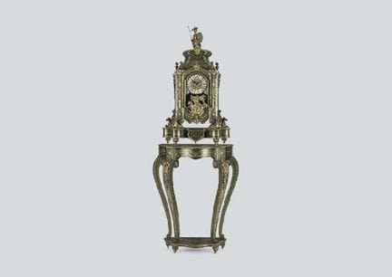, Verzierte Uhr mit Sockel, H 205,3 cm, Pendeluhr.