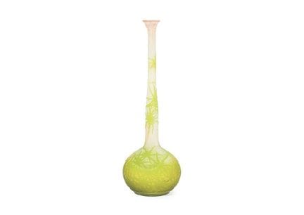GALLE, Vase mit Distelmotiv, H 31,5 cm, Kameoglas,