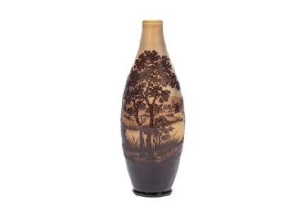 D'ARGENTHAL (St. LOUIS), Vaso, H 25 cm, vetro a ca