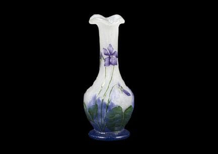 DAUM FRERES, Vaso con motivo di violette, H 10,1 c