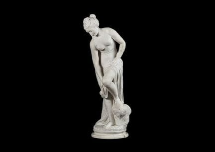 Emile BOYER, Badende Frau, Marmor, H 73,8 cm, an d