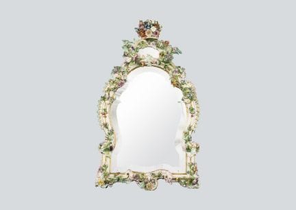 MEISSEN, Verzierter Spiegel, 70,5 × 43,5 cm.