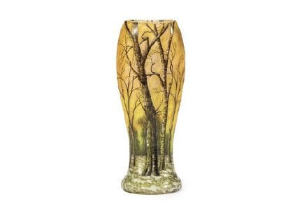 DAUM FRERES, Vaso con motivo raffigurante un paesa