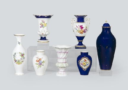 HEREND (ensemble de 7 pièces), vase et divers pots