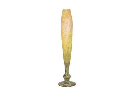 DAUM FRERES, Vaso con motivo a fresia, H 46,5 cm, 