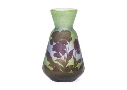 GALLE, Vase mit Stiefmütterchen-Motiv, H 16,4 cm, 