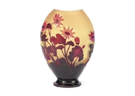GALLE, Vaso con motivo floreale, H 24,1 cm, vetro 