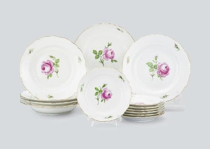 MEISSEN (service de 13 pièces), assiettes diverses