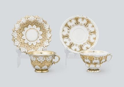 MEISSEN (lot de 2), tasses et soucoupes en relief 