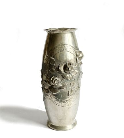L. HOUZEAUX per LES ETAINS D'ART DU CHEVALIER
Gran