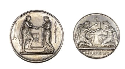Dos medallas de boda de plata que incluyen: 
- 1 m