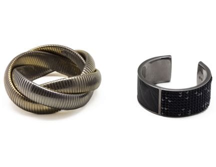 SWAROVSKI y otros
Dos pulseras de acero y metal qu