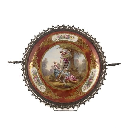 SEVRES (in stile)
Grande coppa in porcellana con f