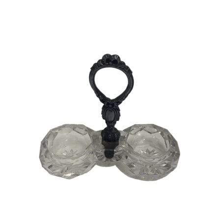 Pequeña salera doble de cristal tallado, con asa d